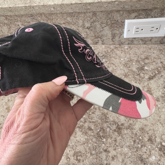 CAMO CLUB WOMENS BASEBALL HAT EXCELLENT CONDITION WITH SECURE VELCRO CLOSURE - Picture 5 of 5